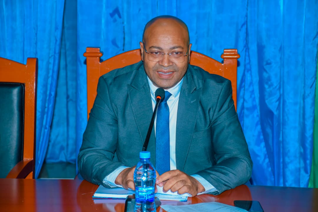 RAS HAMDUNI ATAKA WATUMISHI KUZINGATIA NIDHAMU, UWAJIBIKAJI NA UZALENDO