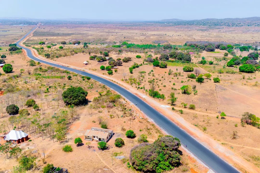 MHE. NDEJEMBI; TANROADS, SIMAMIENI KASI NA UBORA WA BARABARA KAHAMA - KAKOLA